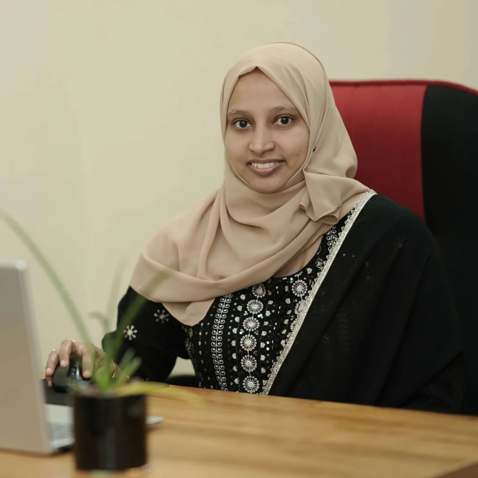 Director Shahina meeting students at Career Campus