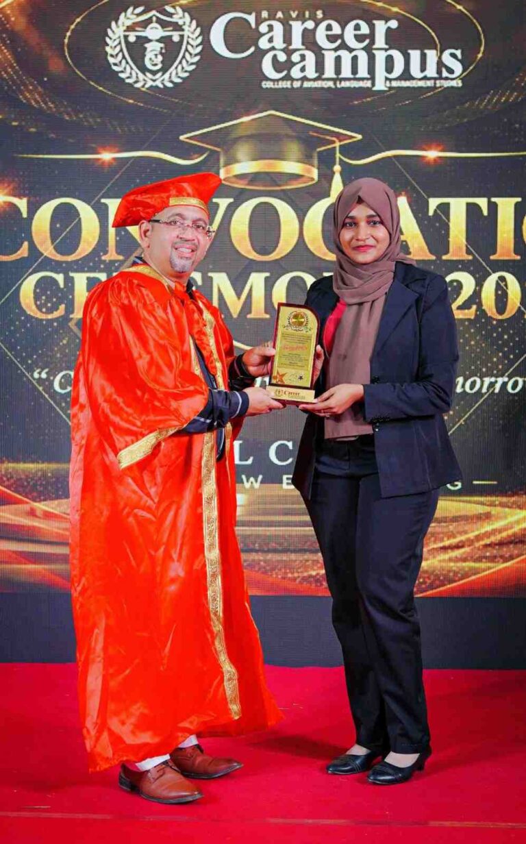 rahna-career-campus-staf-member