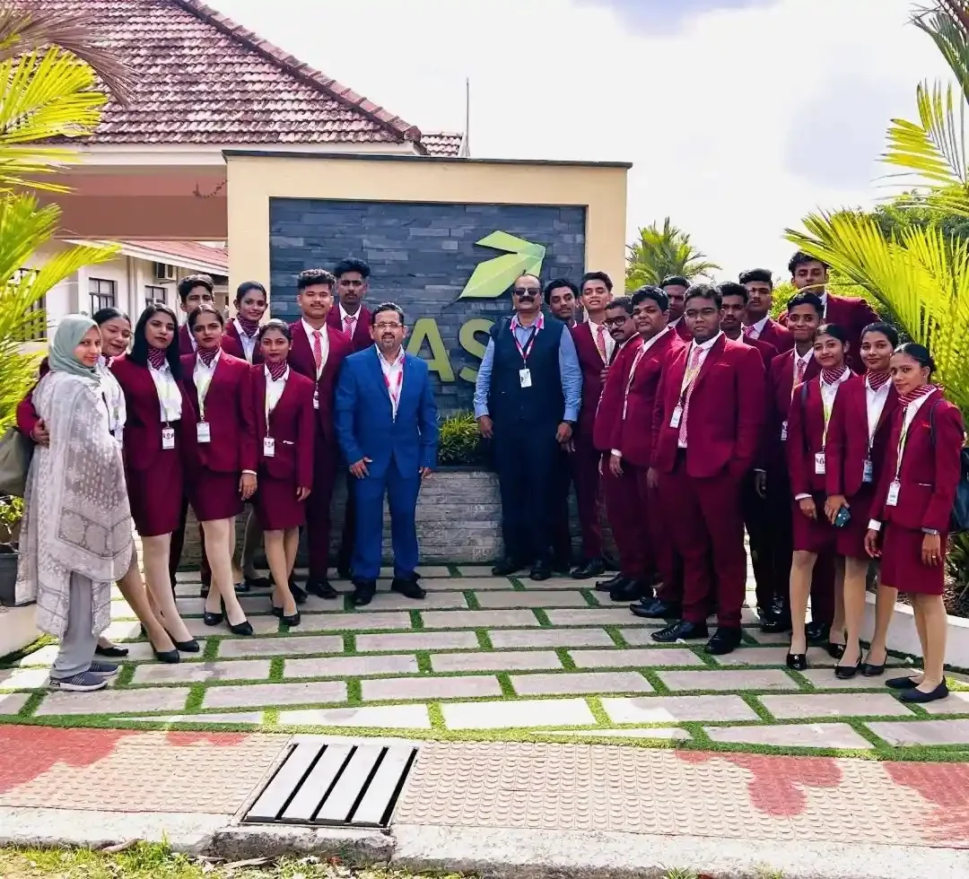 career-campus-aviation-students-at-cochin-airport
